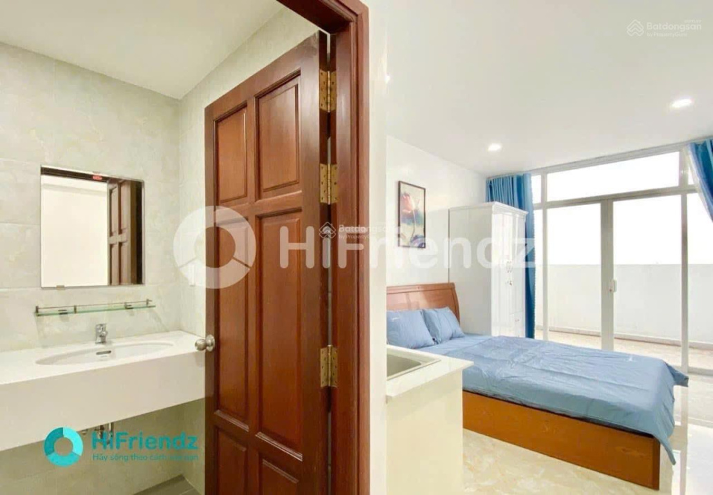 Modern Studio with Large Balcony Near Phu My Hung