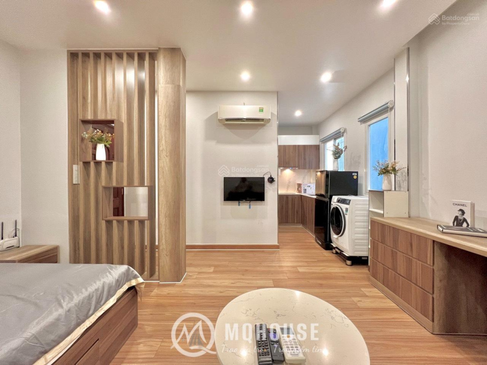 Modern Studio Near Airport with Full Amenities
