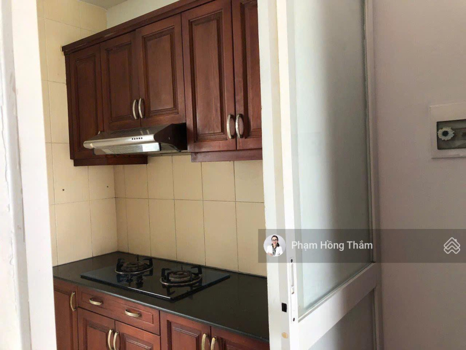 Spacious 2-Bedroom Apartment in District 11 with City Views