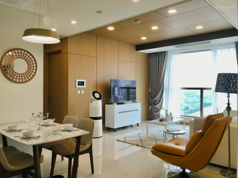 Modern 2BR Starlake Apartment with City Views