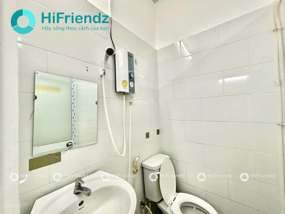 Spacious 50m² Studio with Shared Laundry