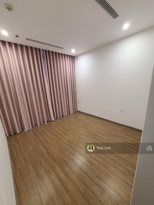 Corner Skylake Vinhomes Apartment with Full Amenities