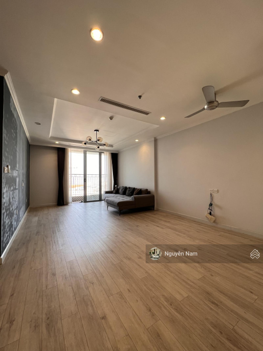 Spacious 3-Bedroom Vinhomes Apartment at 54A Nguyen Chi Thanh