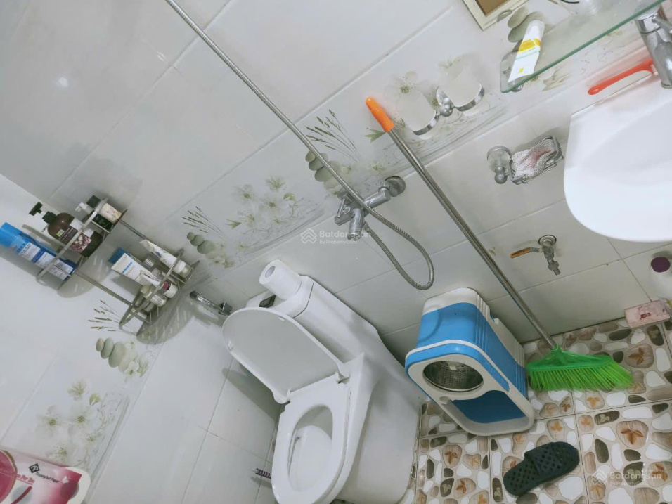 Компактна нерухомість 38м² з мезоніном у зручному місці
