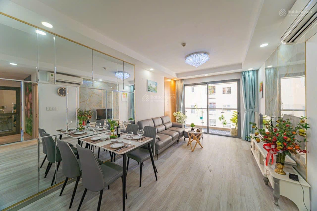Modern 3-Bedroom Luxury Apartment in Kingston Residence