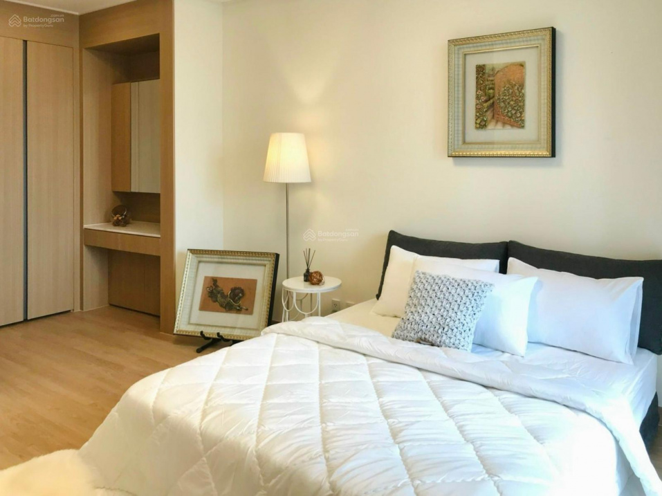 Modern 2BR Starlake Apartment with City Views