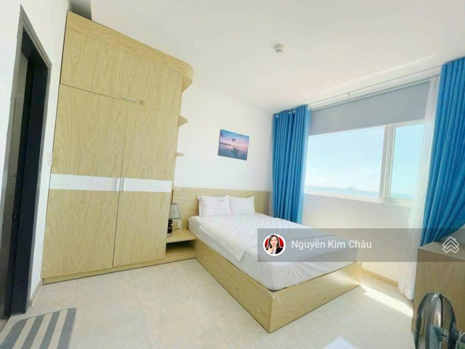 Modern 2-Bedroom Apartment with Sea View