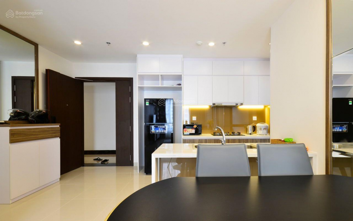 Modern Studio and 1-2 Bedroom River Gate Apartments