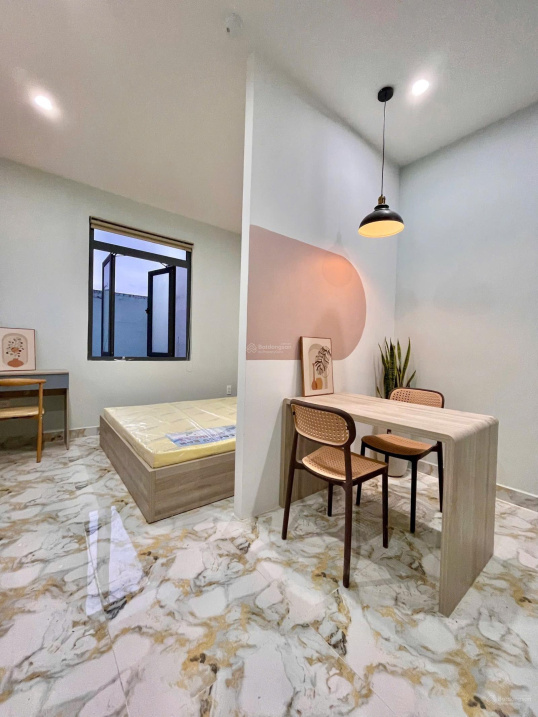 Modern Studio Apartment with Full Amenities