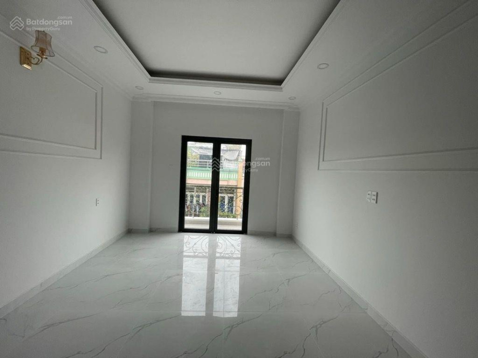 Modern 2-Bedroom House with Basic Amenities