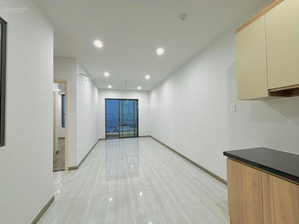 Apartment near University and Metro with Playground