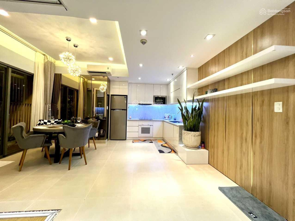 Modern 2-Bed Apartment with Designer Interior