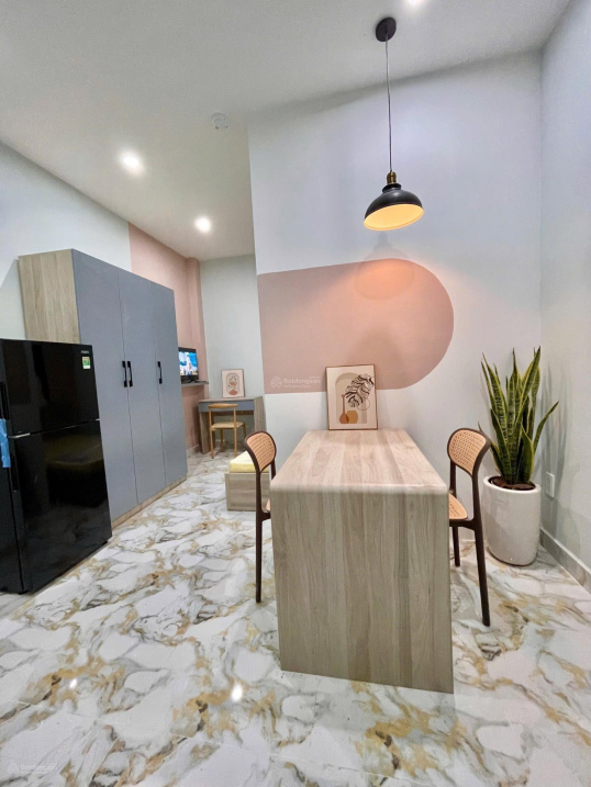 Modern Studio Apartment with Full Amenities