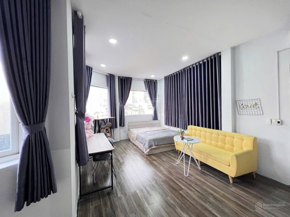 Studio Apartment near District 1 and 3, Spacious and Bright