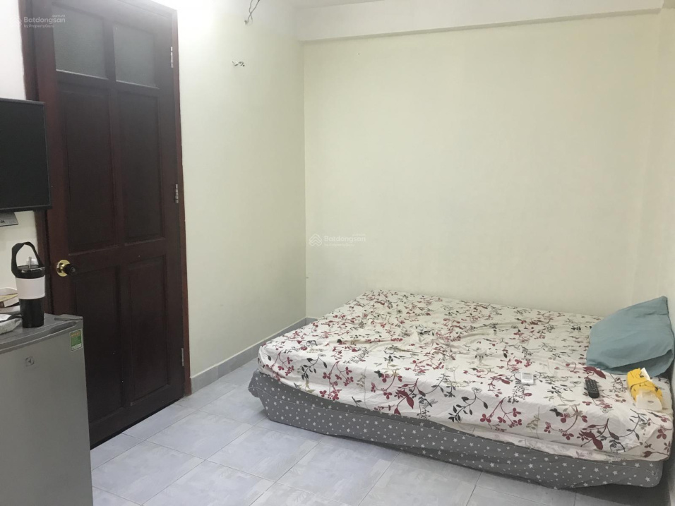 90m² Three-Story House with Two Bedrooms