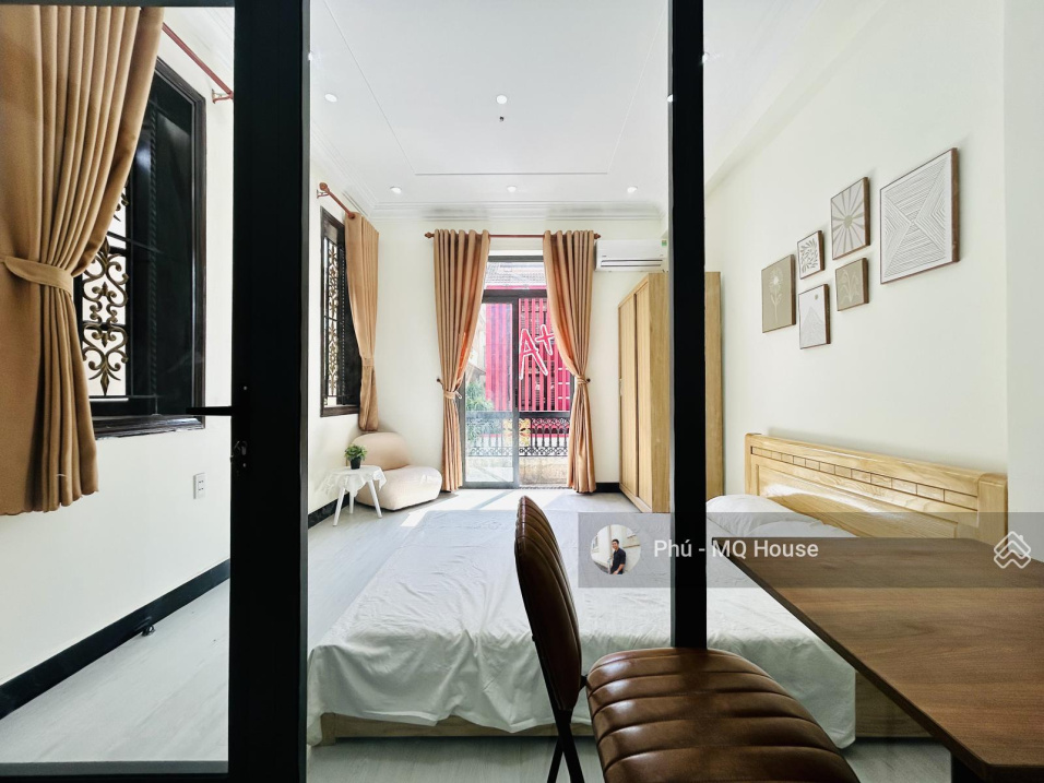 Modern Studio with Balcony in Phu Nhuan