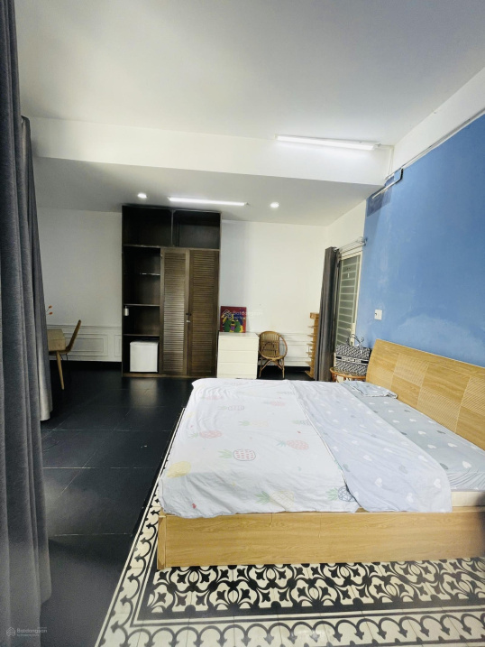 Modern Studio Apartment with Balcony in District 1