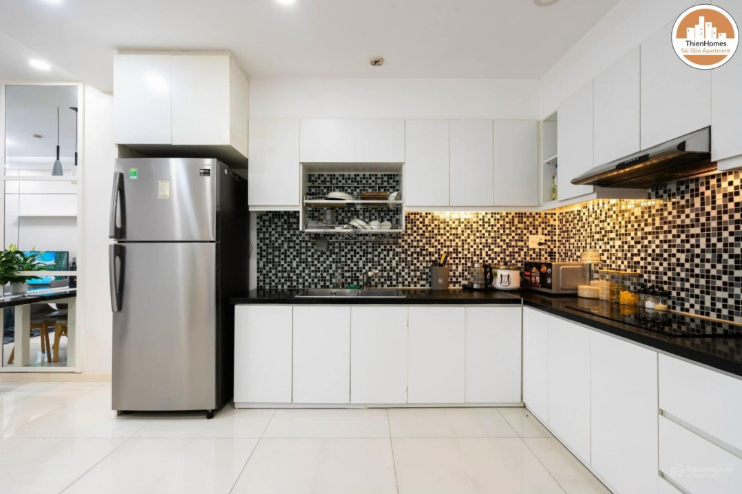 Modern 57m² Apartment with Designer Kitchen