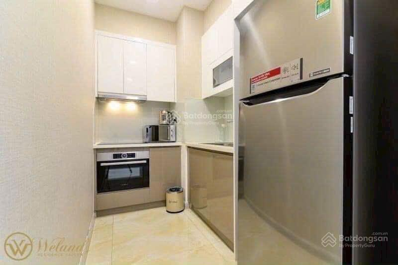 Modern 2-Bed Emerald Apartment with Full Furniture