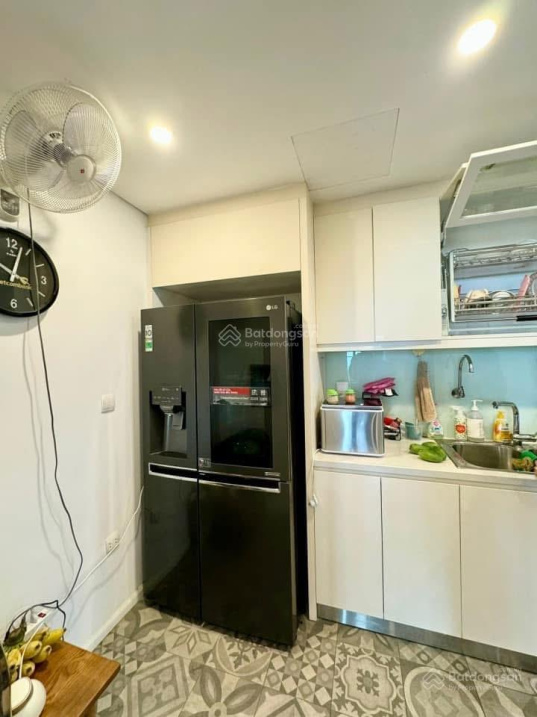Spacious 3-Bedroom Corner Apartment with Modern Design