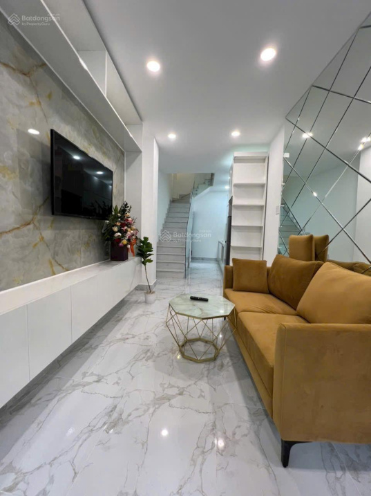 Modern Townhouse with Designer Interior in Phu Nhuan