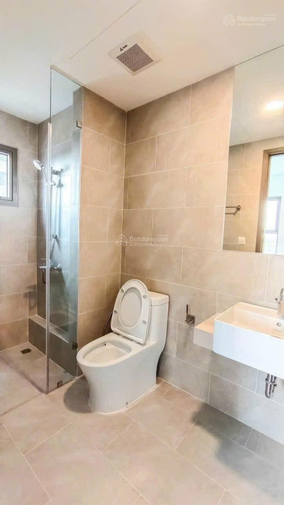 West Gate 2-Bedroom Apartment with Premium Amenities