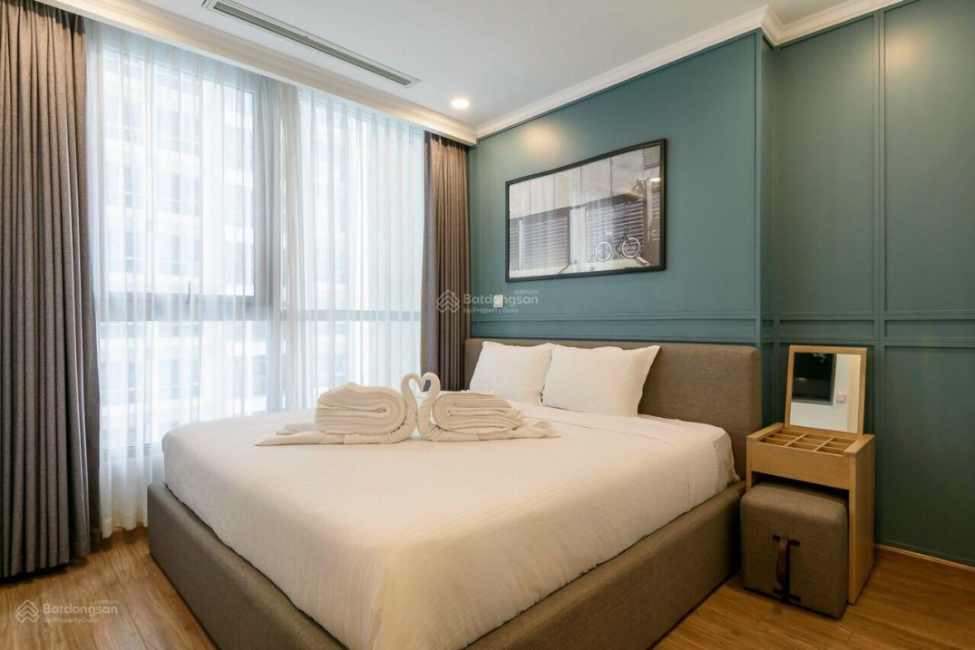 Modern 1-Bedroom Apartment with River View