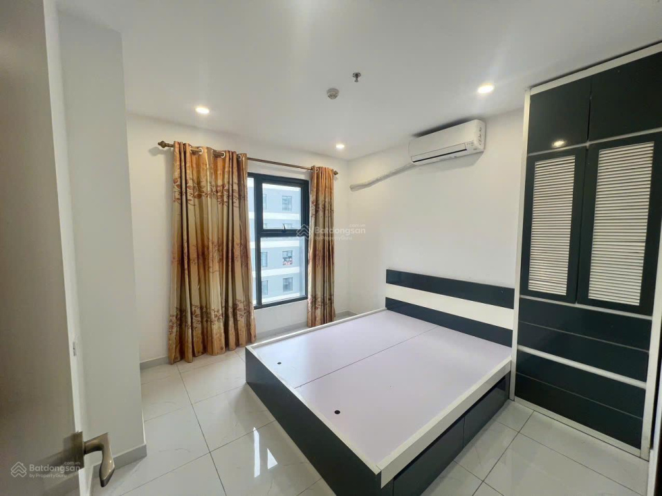 Modern 3-Bedroom Apartment with Designer Kitchen
