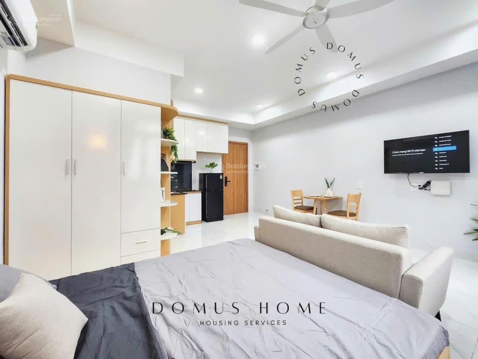 Modern Studio Apartment with Full Amenities