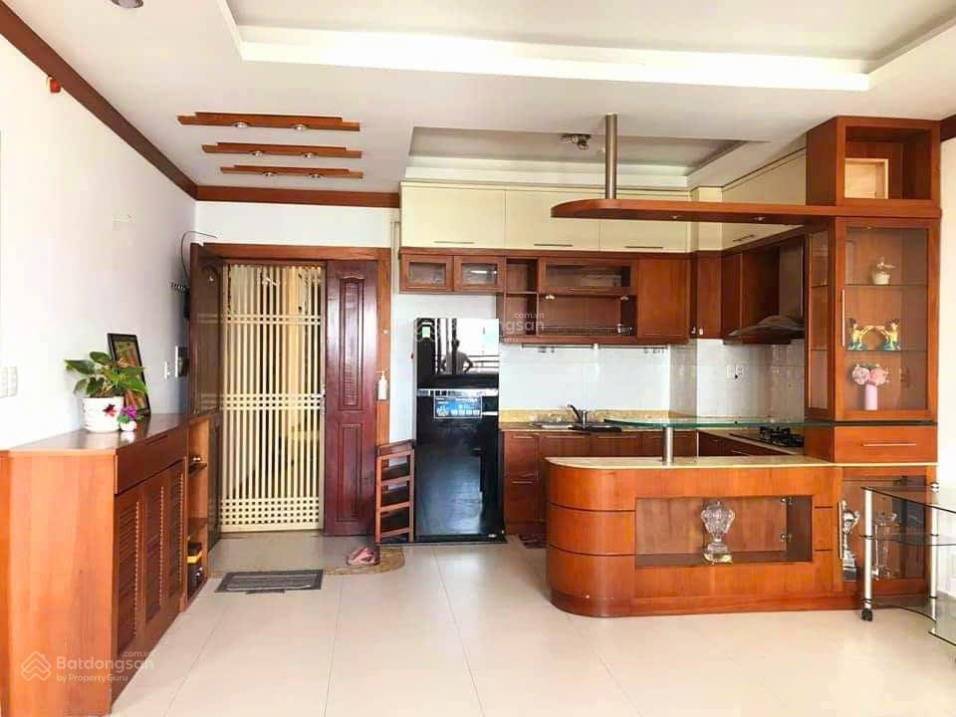 Fully Furnished 3BR Apartment in District 4
