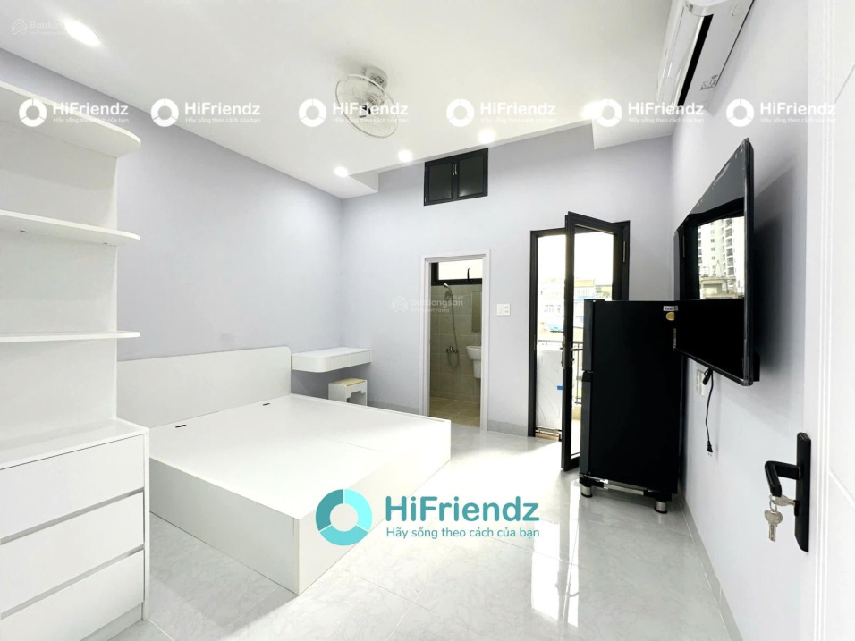 Modern White Studio Near Universities and Parks