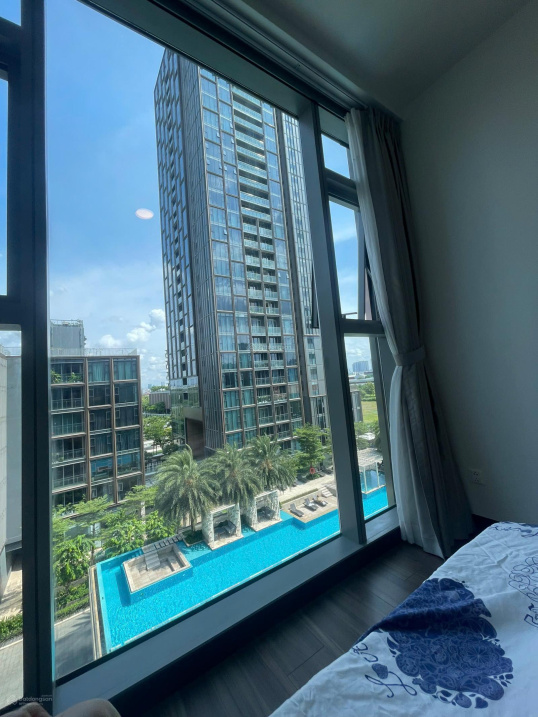 Modern 1BR Apartment with Pool View