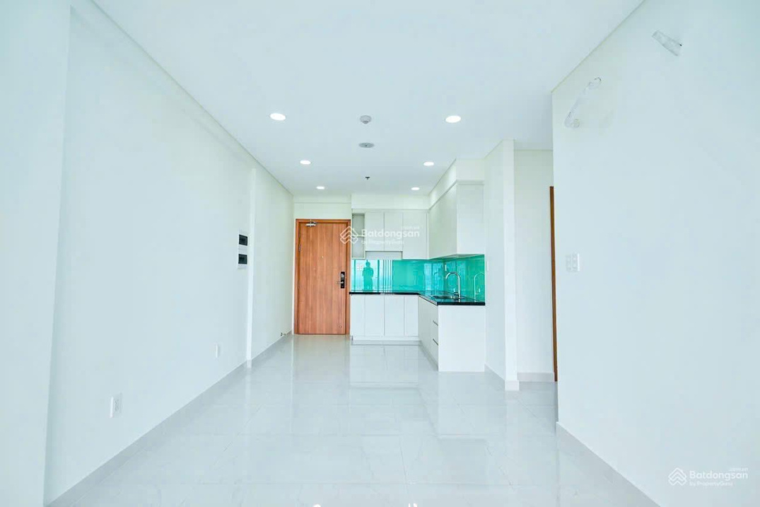 Honas Residence Apartment with Modern Amenities and City View