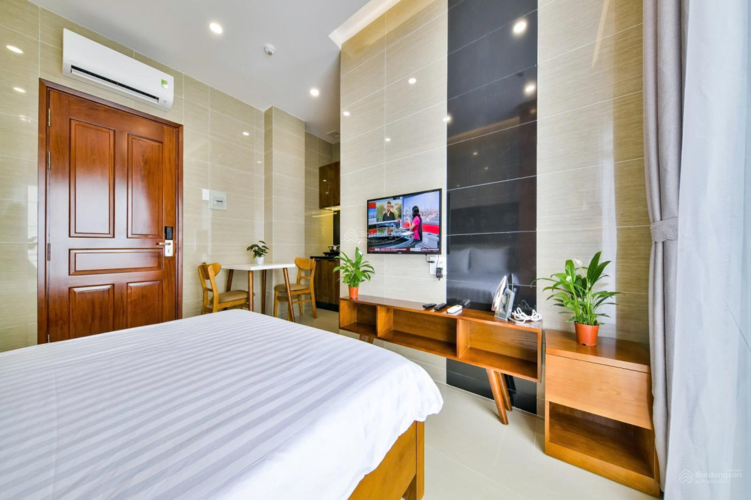 Modern Studio Apartment with Kitchen and AC