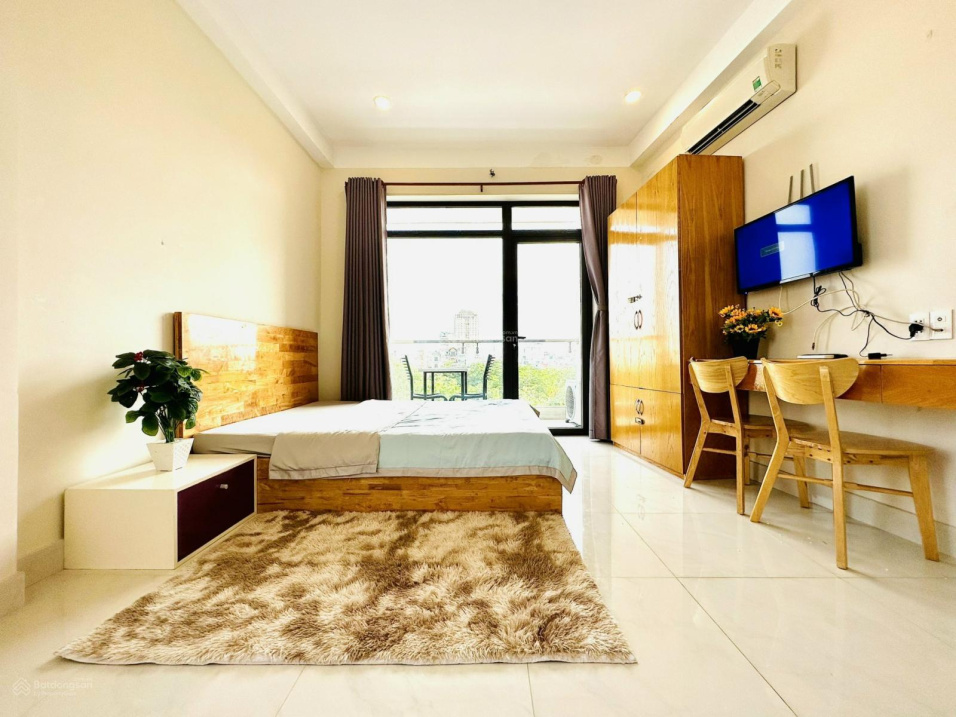 Modern Studio with City View and Full Amenities