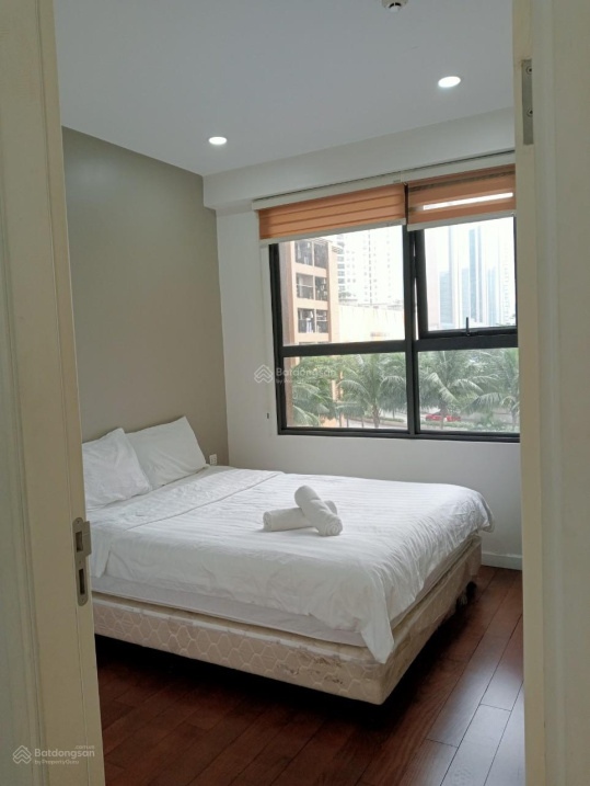 Luxury 3-Bed Diamond Tower Apartment with Pool