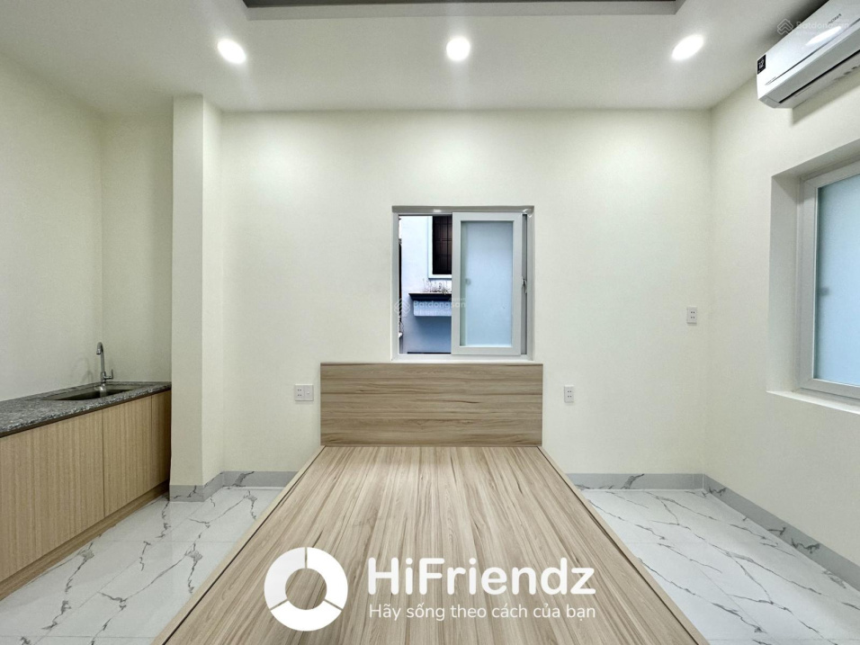 Modern Studio Apartment with Balcony in District 1