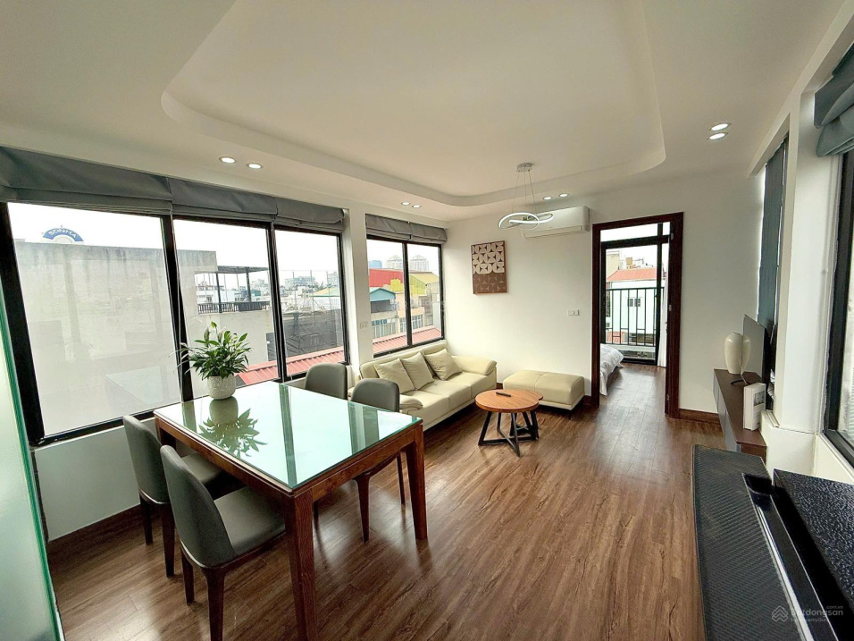 Modern 1-Bedroom Apartment with City View