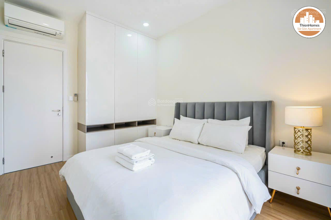 Modern 82m² Apartment with 2 Bedrooms, High Floor