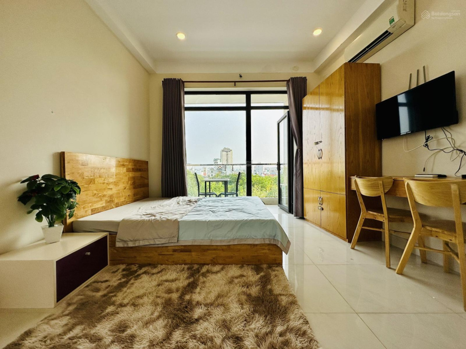Modern Studio with City View and Full Amenities