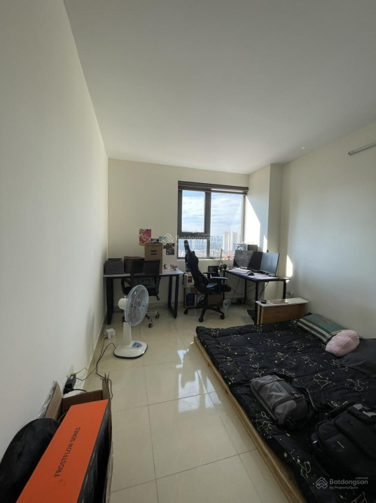 Modern 2-Bedroom Apartment with City View