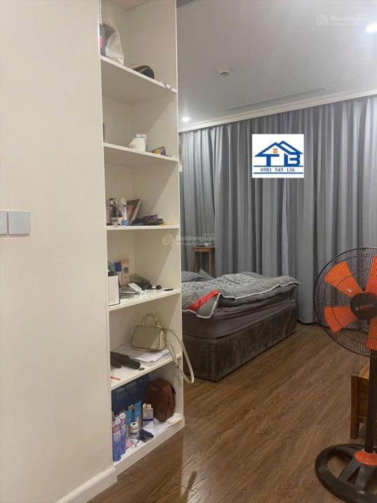 Modern 2-Bed Apartment with Built-in Storage