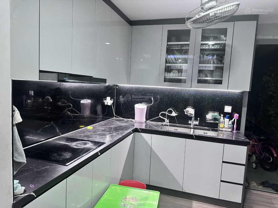 Modern 3-Bedroom Imperial Plaza Apartment with Balcony