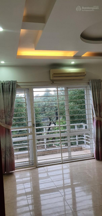 Spacious 4-Floor Townhouse with Multiple Bedrooms
