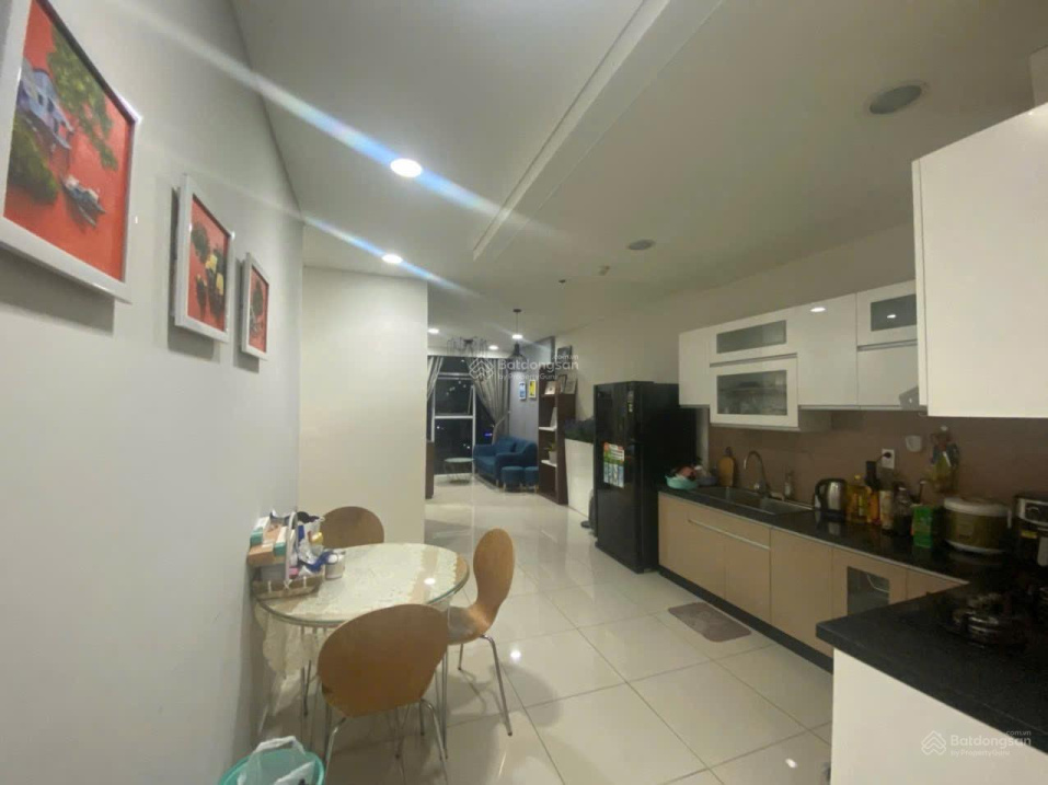 Modern Apartment with Designer Interior