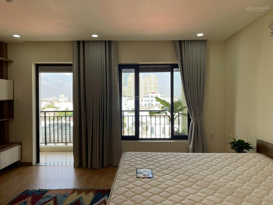 Modern 80m² Apartment in Oriental Plaza