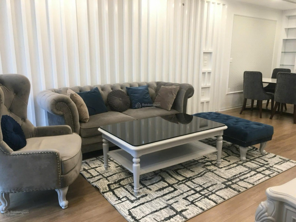 Modern 88m² Apartment with Lake View