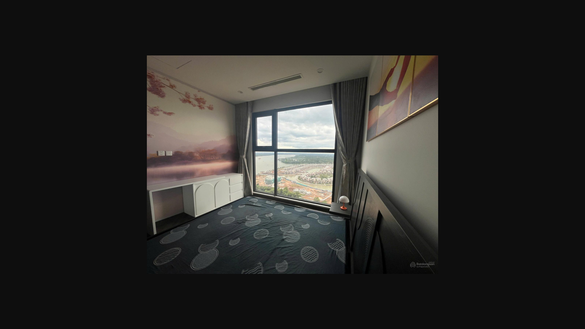 Modern Furnished 100m² Apartment with City Views