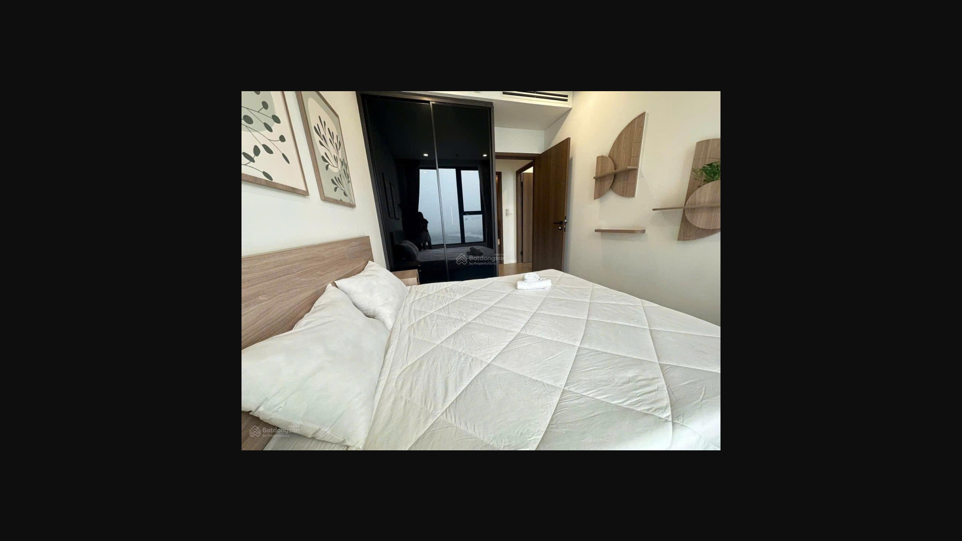Modern 2-Bedroom Lumiere Riverside Apartment