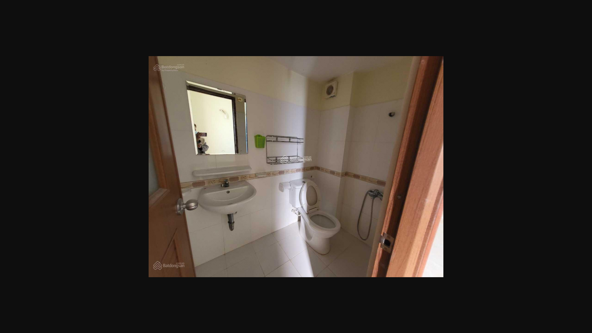 Corner 2BR Apartment in Tecco Green Nest